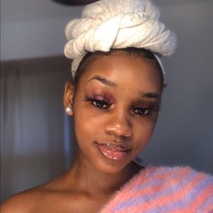 Meet your Posher, Danae